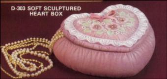 Dona 0303 stuffed (soft) heart box D0303.jpg