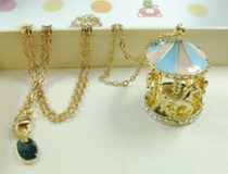 carousel-necklace