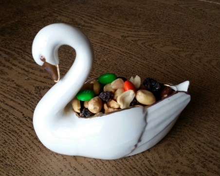 SWAN DISH WITH GOLD TRIM