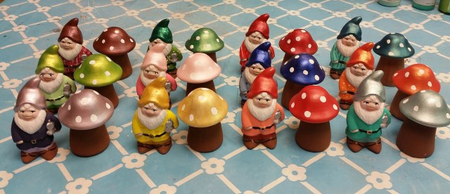 Scioto 0001 Mini Gnome &amp; Mushroom CC checker set